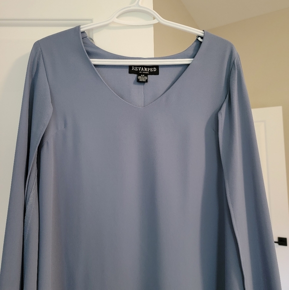 REVAMPED sleeveless mini dress with cape - Picture 2 of 7